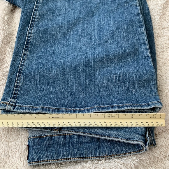 NWT ~ 20W - LEE  Legendary Flare Jeans - Mid Rise - Picture 9 of 16